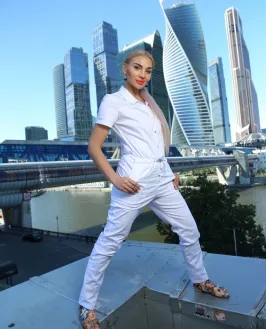 Массажистка Стелла из
