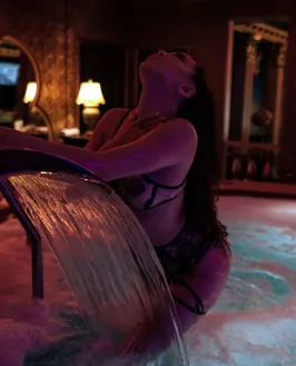 Массажистка Бонита из