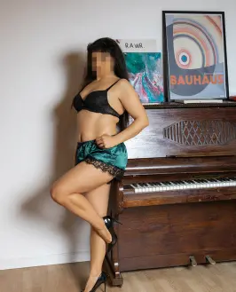 Массажистка Алиса из